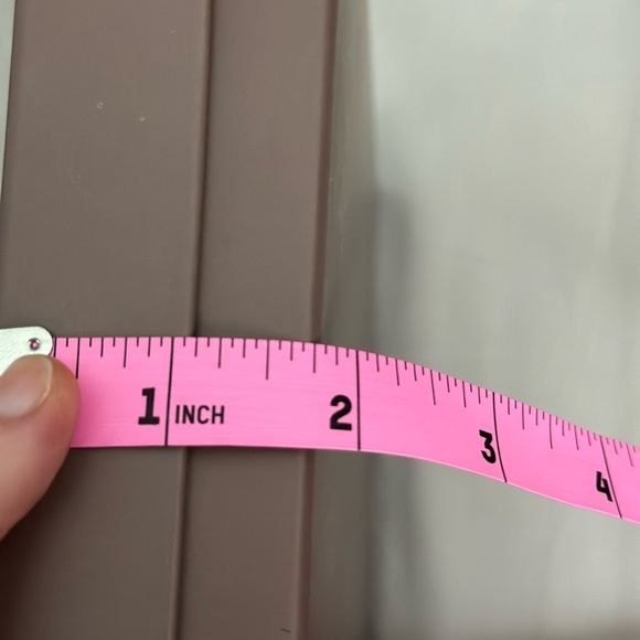 BCBG MaxAzria Medium Size Gift Box - Picture 9 of 9